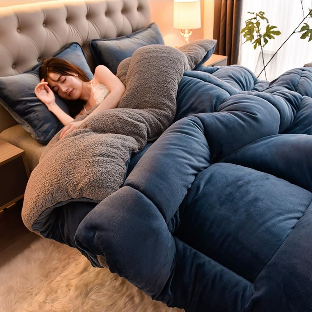 Thickened Super Warm Winter Quilt,Imitation Cashmere Super Warm Double-Sided Velvet Quilt Fluffy Plush Comforter Blanket for Cold Weather,Light Gray,200x230cm/5kg