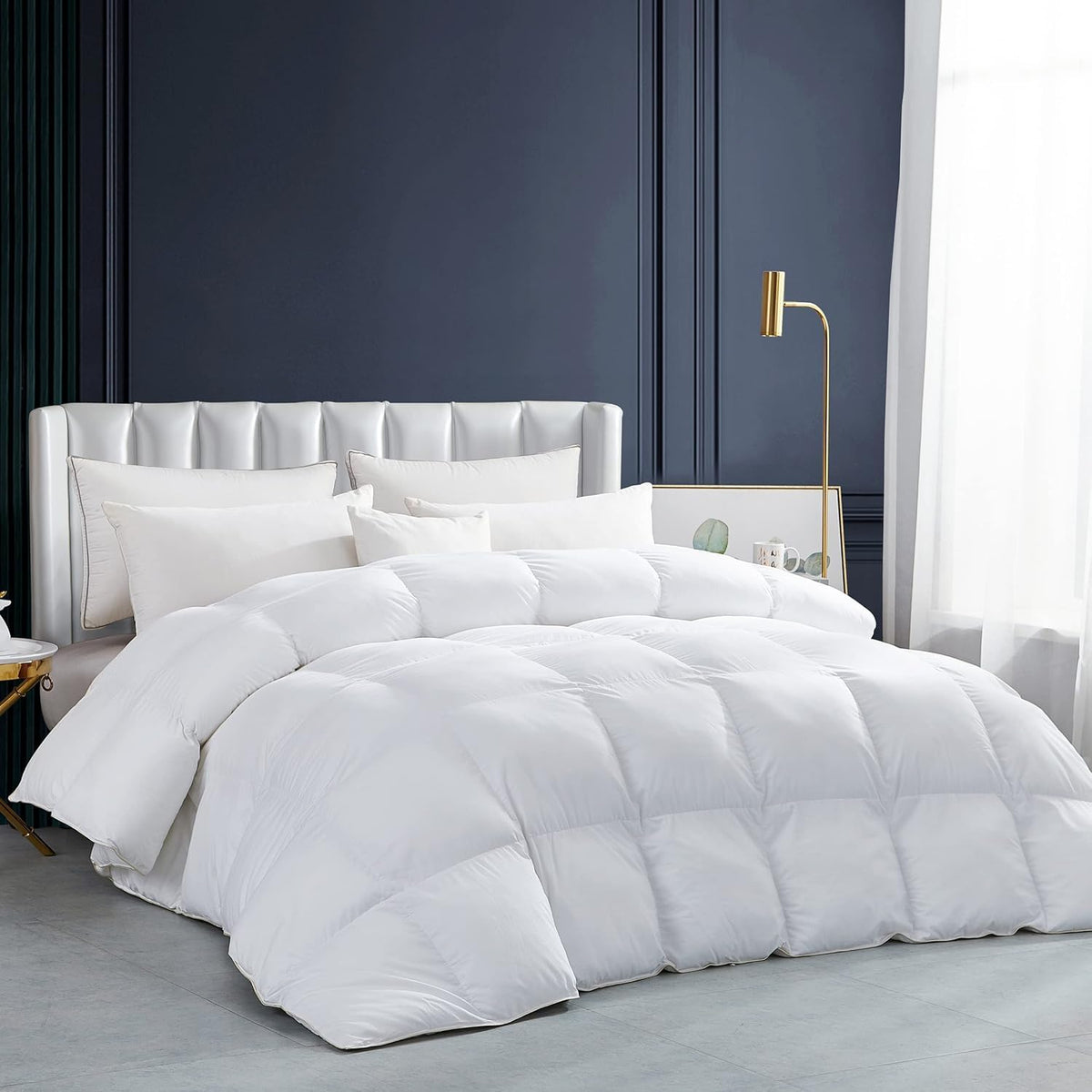 Luxurious All-Season Goose Down Feather Fiber Comforter Queen Size Duvet Insert, Exquisite Black Pinch Pleat Design, Premium Baffle Box, 100% Egyptian Cotton Cover, 65 oz. Fill Weight, Black