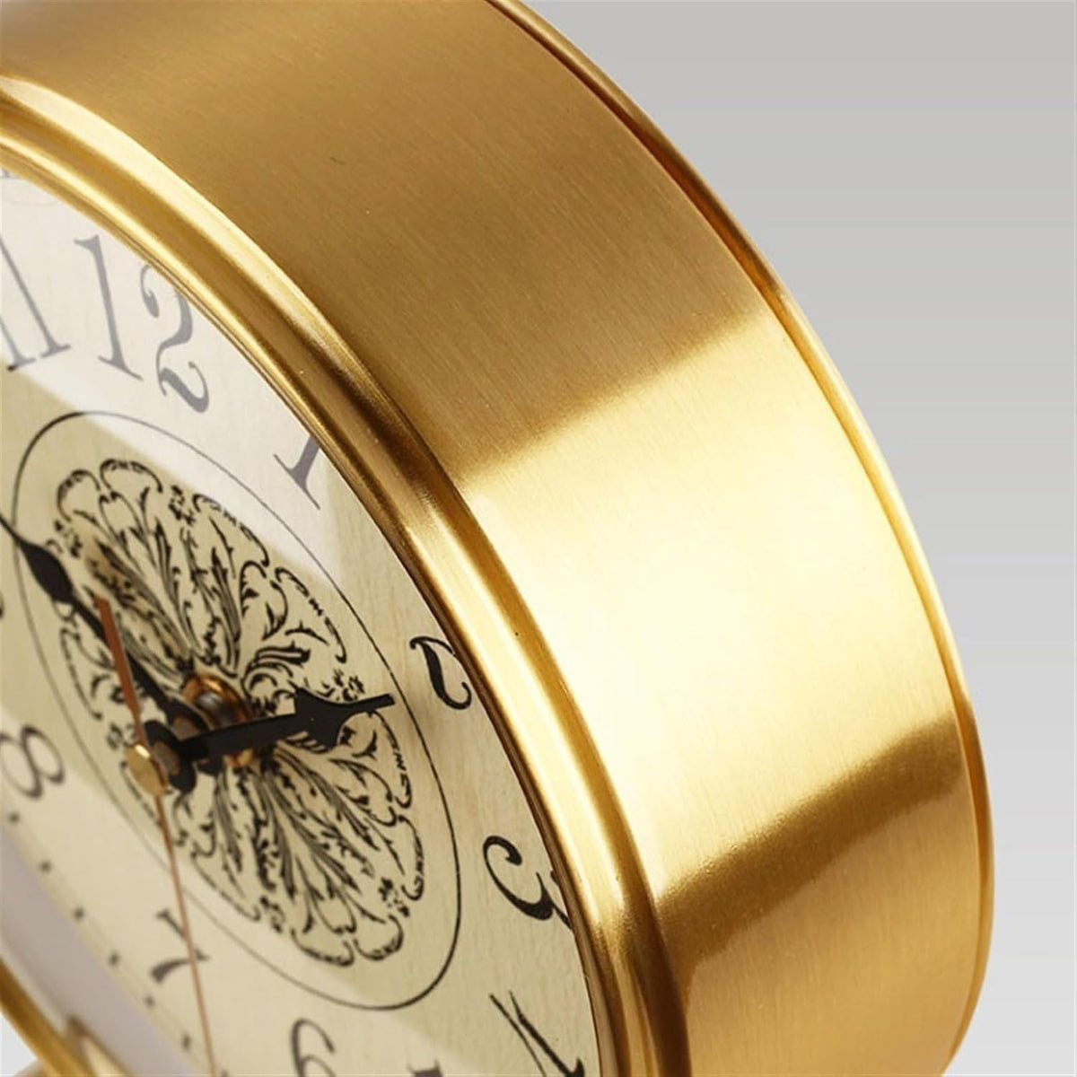 SONGCHAO Home Decor Living Room Table Clock Decoration Nordic Living Room Decoration Clock Copper Simple Desk Clock Alarm Clocks for Bedrooms(B)