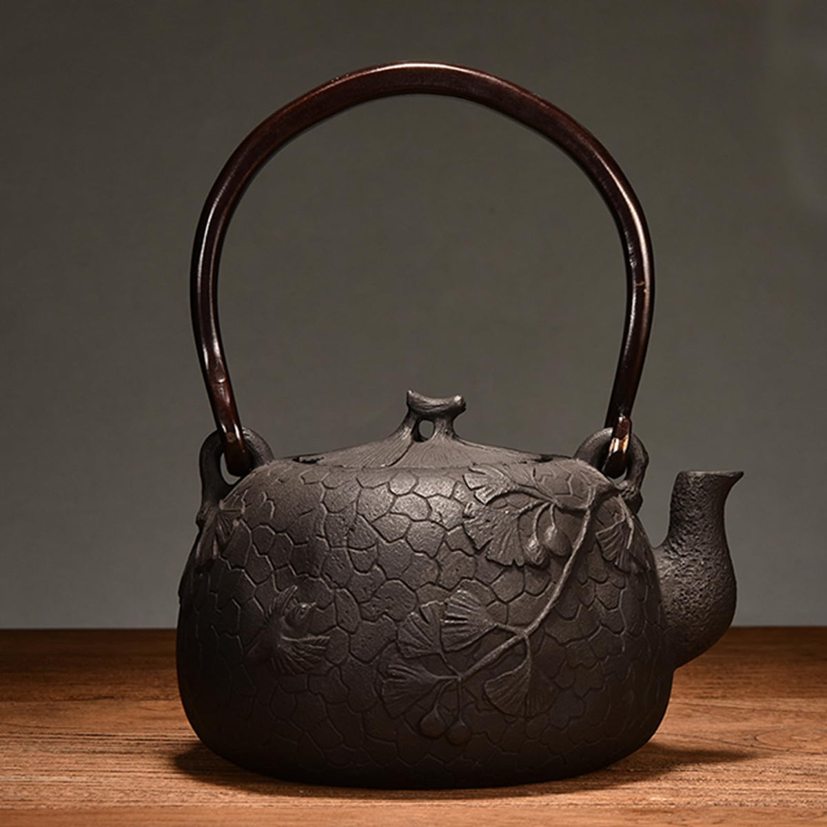Cast Iron Teapot, Stovetop Safe Tea Kettle With handle, Asian Style Handmade Tea Pot For Home Camping Outdoor Use(1.2L, BlackC)