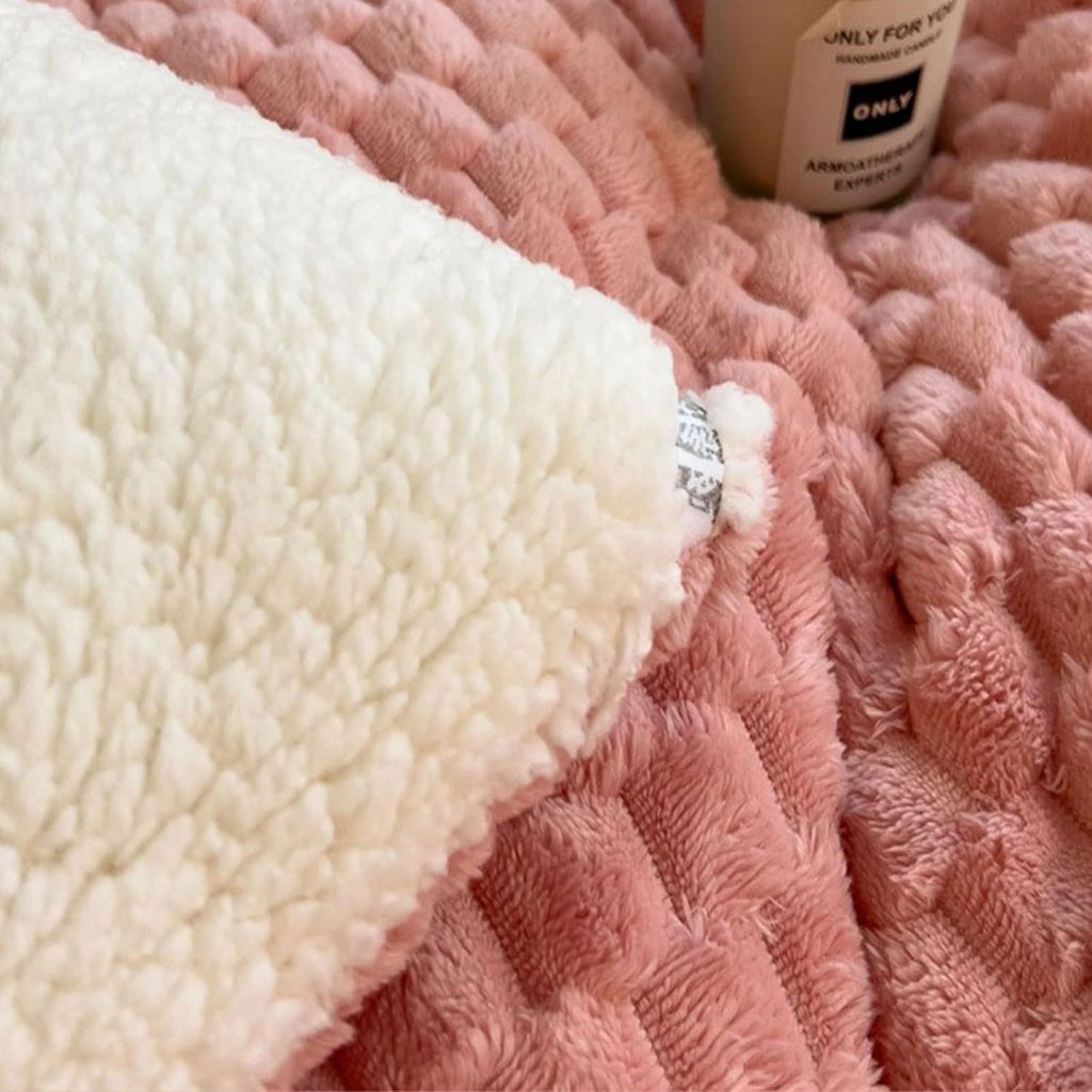 Insulation Hibiscus Winter Quilts, Thickened Super Soft Double-Sided Twin Size Lightweight Breathable Warmth Thick Bed Comforters(A,200x230cm-3.7kg)