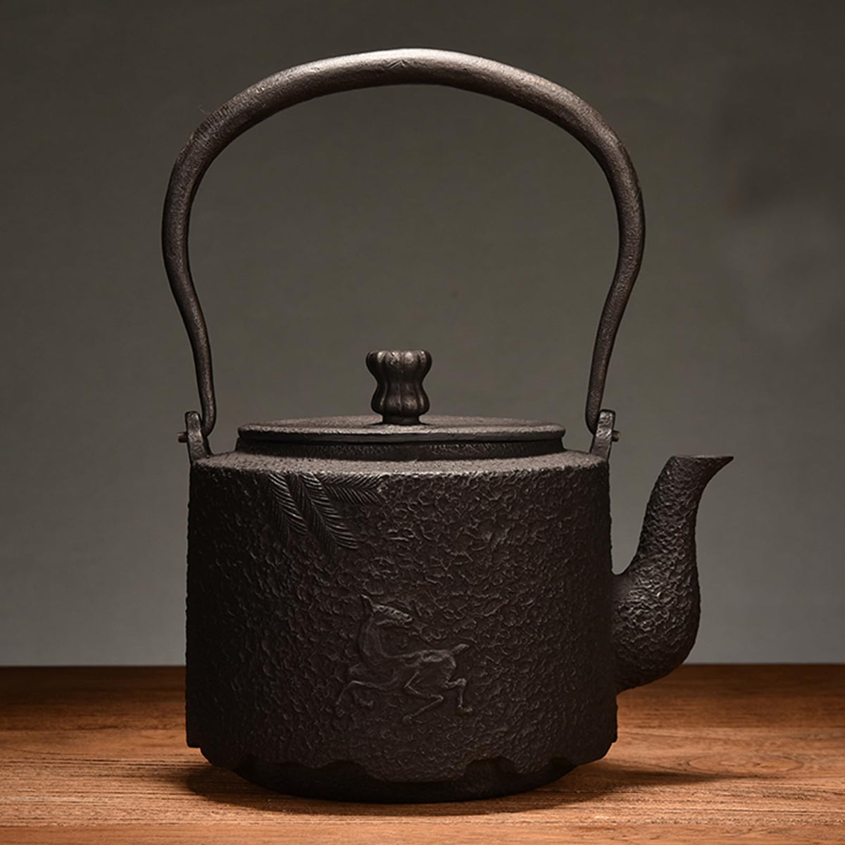 Cast Iron Teapot, Stovetop Safe Tea Kettle With handle, Asian Style Handmade Tea Pot For Home Camping Outdoor Use(0.9L, BlackK)