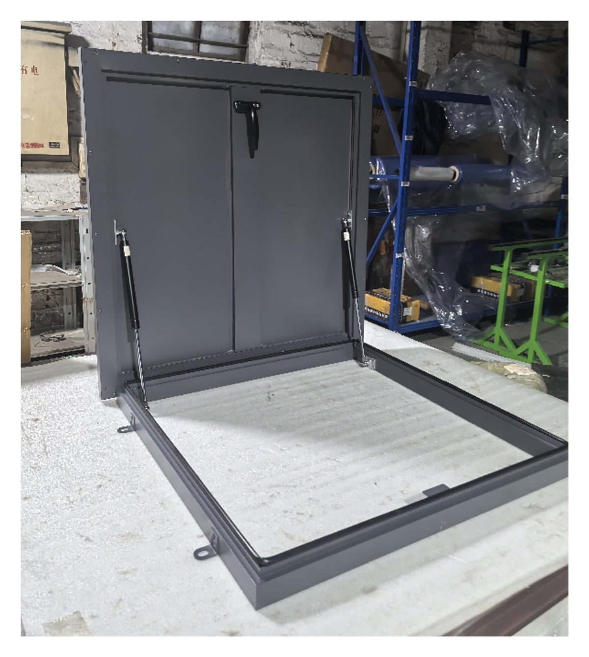 ZAQYCM Locking Flat Roof Access Hatch Door Black, Rooftop Hatch Cover Plate Rainproof, Metal Attic/Cellars Outlet Lid with Gas Shock Strut & Handle & Rubber Seal Strip(W 19in/48cm,L 24in/61cm)