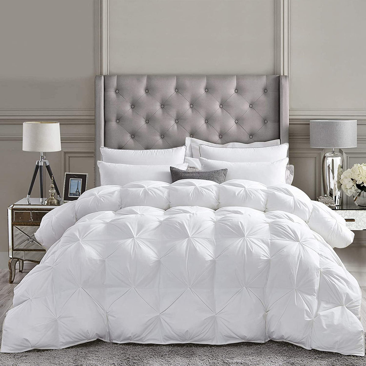Luxurious All-Season Goose Down Feather Fiber Comforter Queen Size Duvet Insert, Exquisite Black Pinch Pleat Design, Premium Baffle Box, 100% Egyptian Cotton Cover, 65 oz. Fill Weight, Black