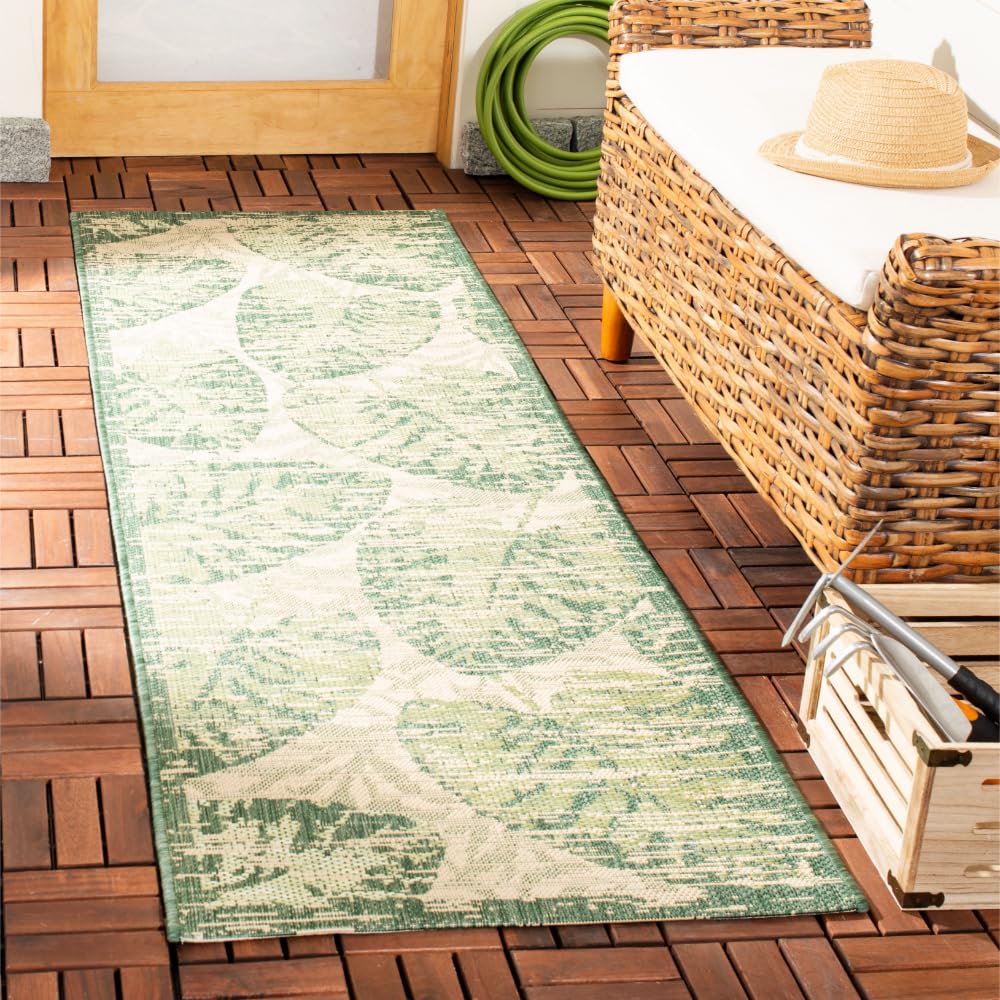 SAFAVIEH Washable Rug Outdoor Courtyard Collection - 6'7" Round, Green & Beige, Non-Shedding & Easy Cleaning, Ideal for Patio, Backyard, Mudroom (CY7556-21812)