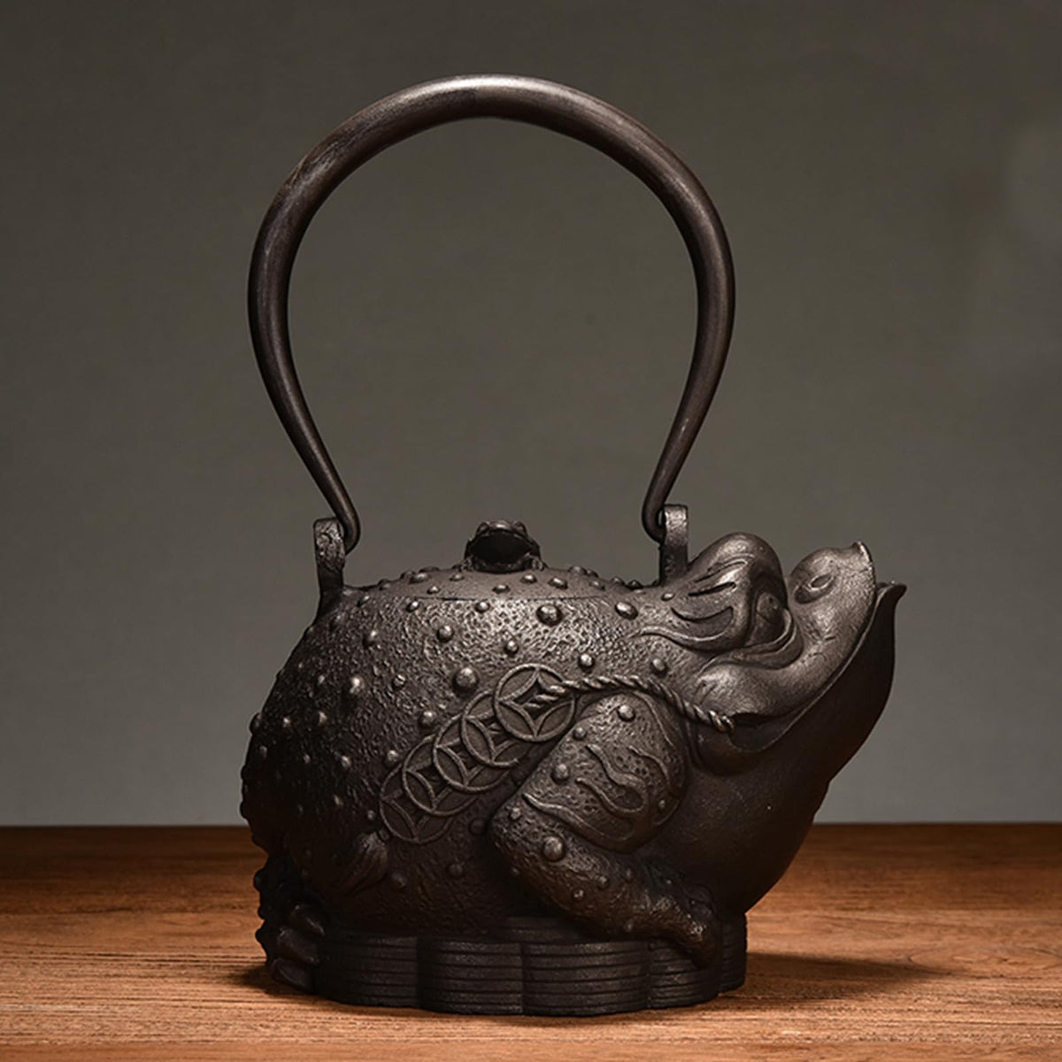 Cast Iron Teapot, Stovetop Safe Tea Kettle With handle, Asian Style Handmade Tea Pot For Home Camping Outdoor Use(1.2L, BlackC)