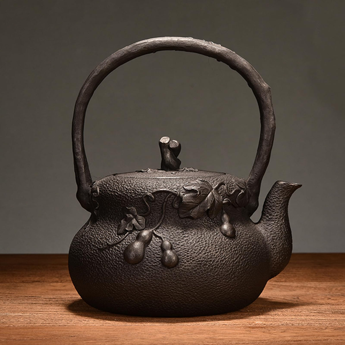 Cast Iron Teapot, Stovetop Safe Tea Kettle With handle, Asian Style Handmade Tea Pot For Home Camping Outdoor Use(1.2L, BlackC)