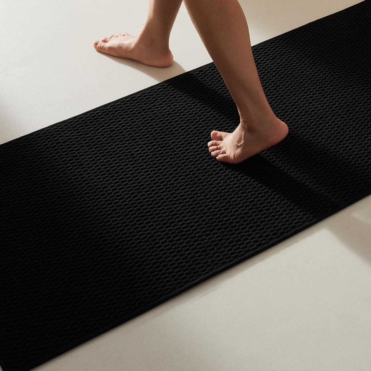 TYUU Bathroom Runner Rugs, Long Bath Mat Runner Washable Thin Quick Dry Low Pile Bathroom Runner Rugs Non Slip, Beige 24"x70"