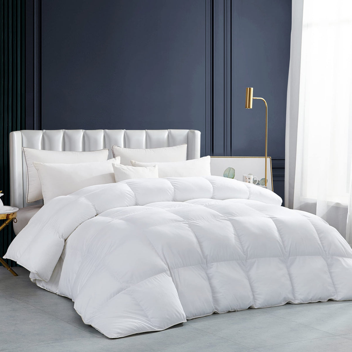 Luxurious All-Season Goose Down Feather Fiber Comforter Queen Size Duvet Insert, Exquisite Black Pinch Pleat Design, Premium Baffle Box, 100% Egyptian Cotton Cover, 65 oz. Fill Weight, Black