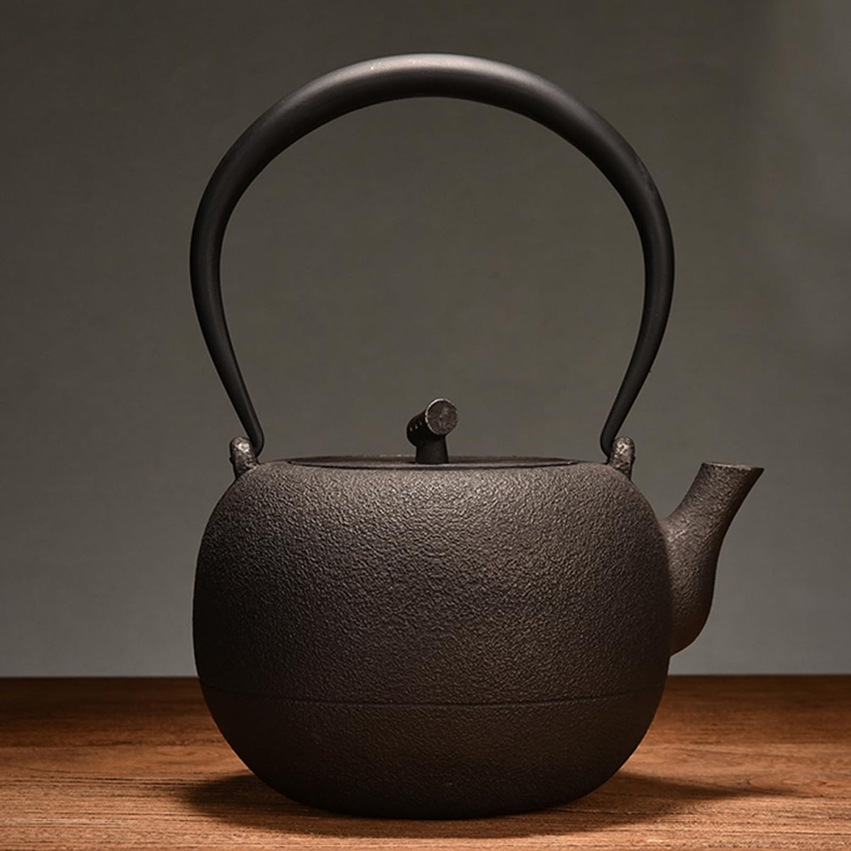 Cast Iron Teapot, Stovetop Safe Tea Kettle With handle, Asian Style Handmade Tea Pot For Home Camping Outdoor Use(1.2L, BlackC)