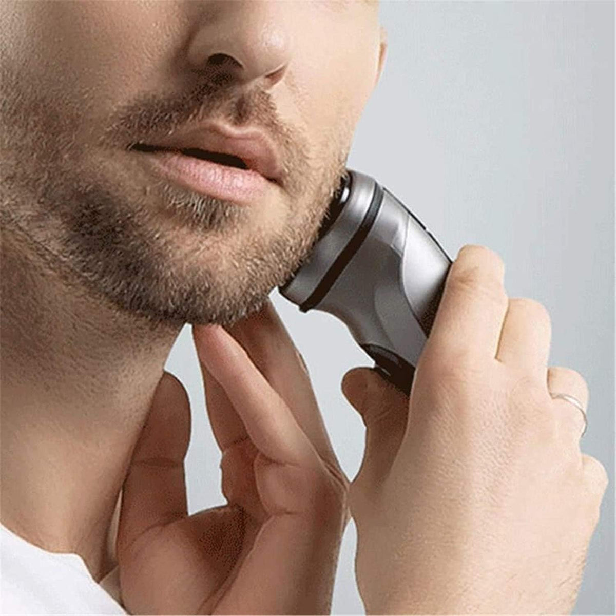 Mens Electric Razor，Wet & Dry Rotary Waterproof Rotary Shaver Suitable for Middle-Aged and Elderly People Mens Grooming Kit Rechargeable Shaving Knife，Black