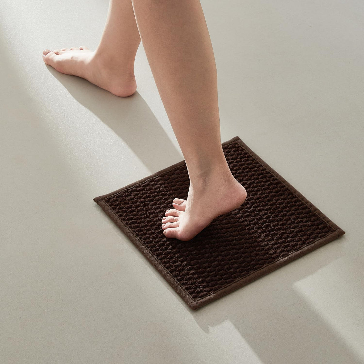 TYUU Bathroom Runner Rugs, Long Bath Mat Runner Washable Thin Quick Dry Low Pile Bathroom Runner Rugs Non Slip, Beige 24"x70"