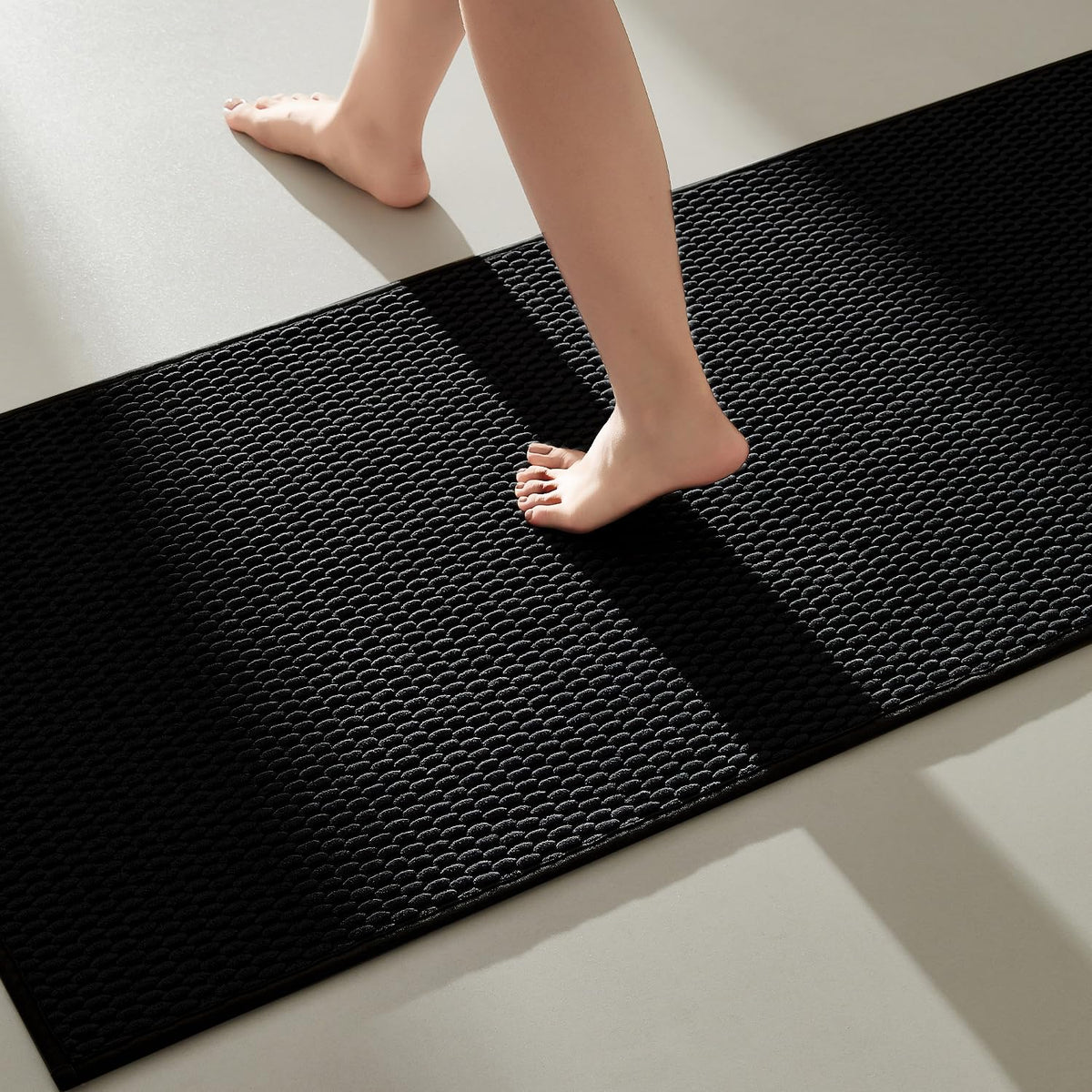 TYUU Bathroom Runner Rugs, Long Bath Mat Runner Washable Thin Quick Dry Low Pile Bathroom Runner Rugs Non Slip, Beige 24"x70"