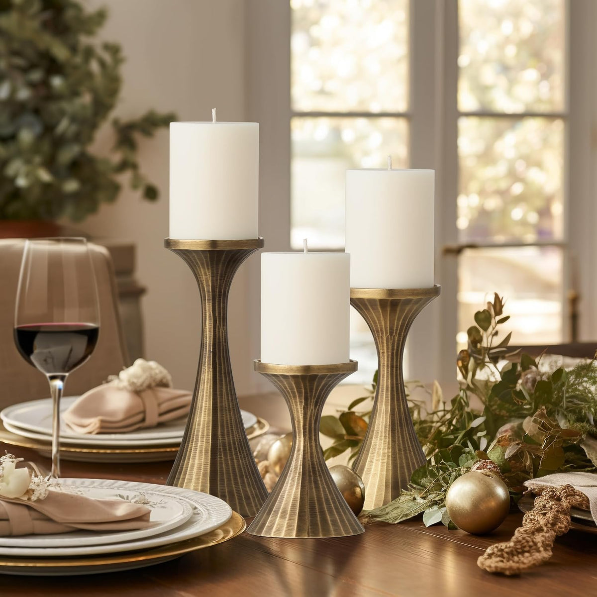 Torre & Tagus Tomar Metal Pillar Candle Holder Set of 3 Aluminum Candleholders in Vintage Gold as Mantle Decor for Living Room, Table Decor for Dining Table, Modern Kitchen Decor, Wedding Decoration
