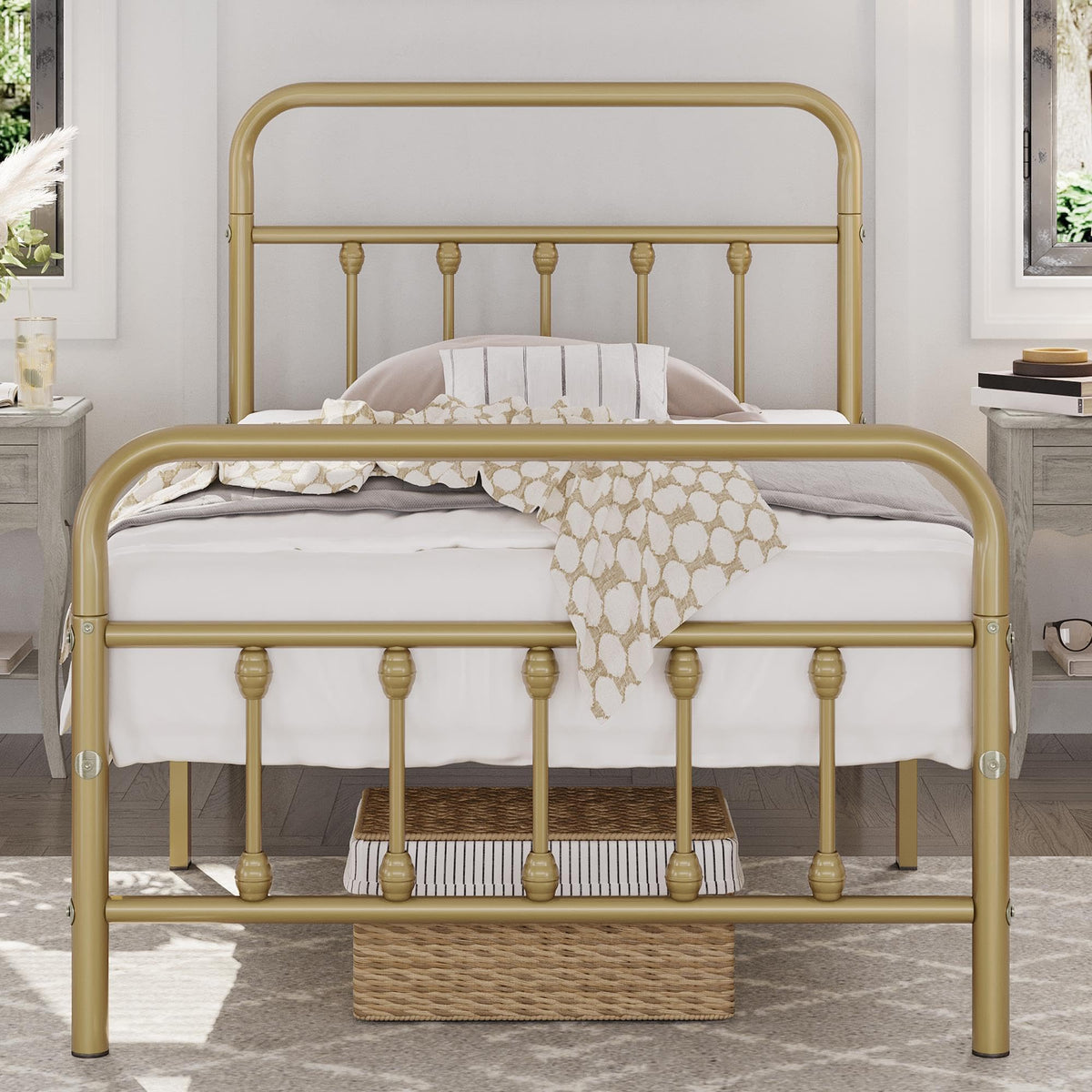 Yaheetech Queen Metal Platform Bed Frame, Victorian Headboard & Footboard
