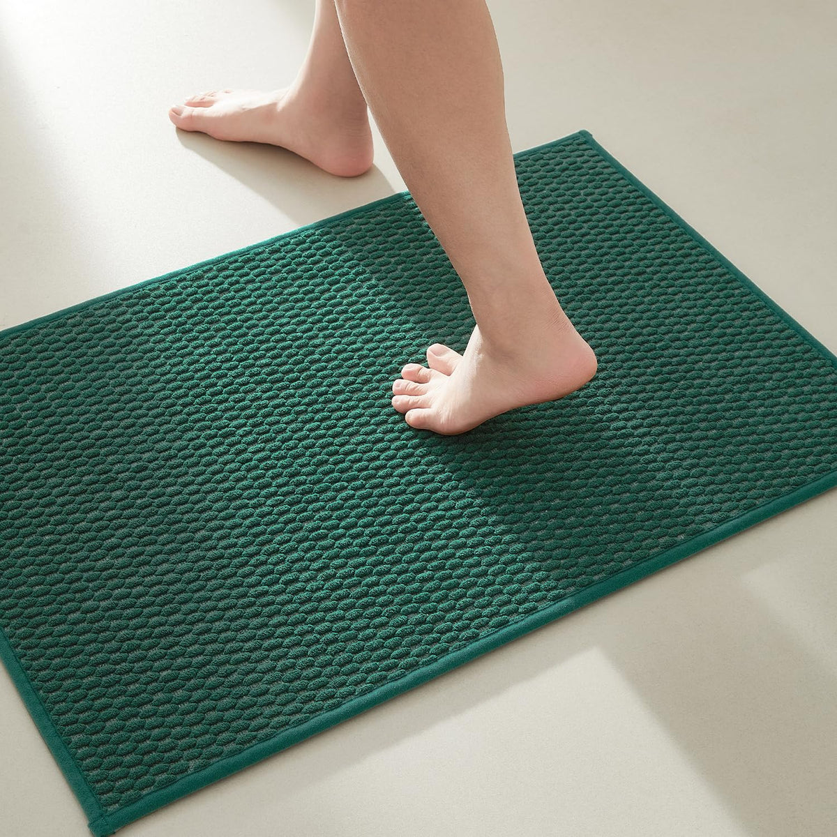 TYUU Bathroom Runner Rugs, Long Bath Mat Runner Washable Thin Quick Dry Low Pile Bathroom Runner Rugs Non Slip, Beige 24"x70"