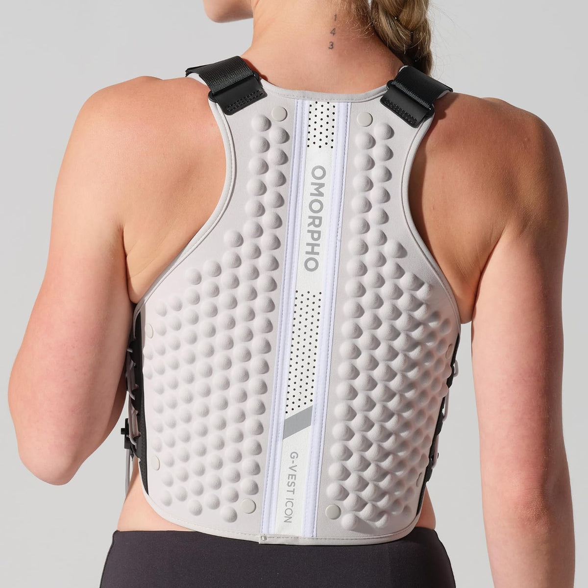 OMORPHO Women’s G-Vest Icon, 6 lb (up to 12 lb with optional G-Pack, sold separately), low-profile, fully adjustable comfort fit for hiking, walking, running, and training.