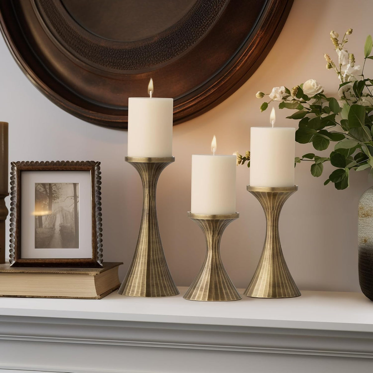 Torre & Tagus Tomar Metal Pillar Candle Holder Set of 3 Aluminum Candleholders in Vintage Gold as Mantle Decor for Living Room, Table Decor for Dining Table, Modern Kitchen Decor, Wedding Decoration