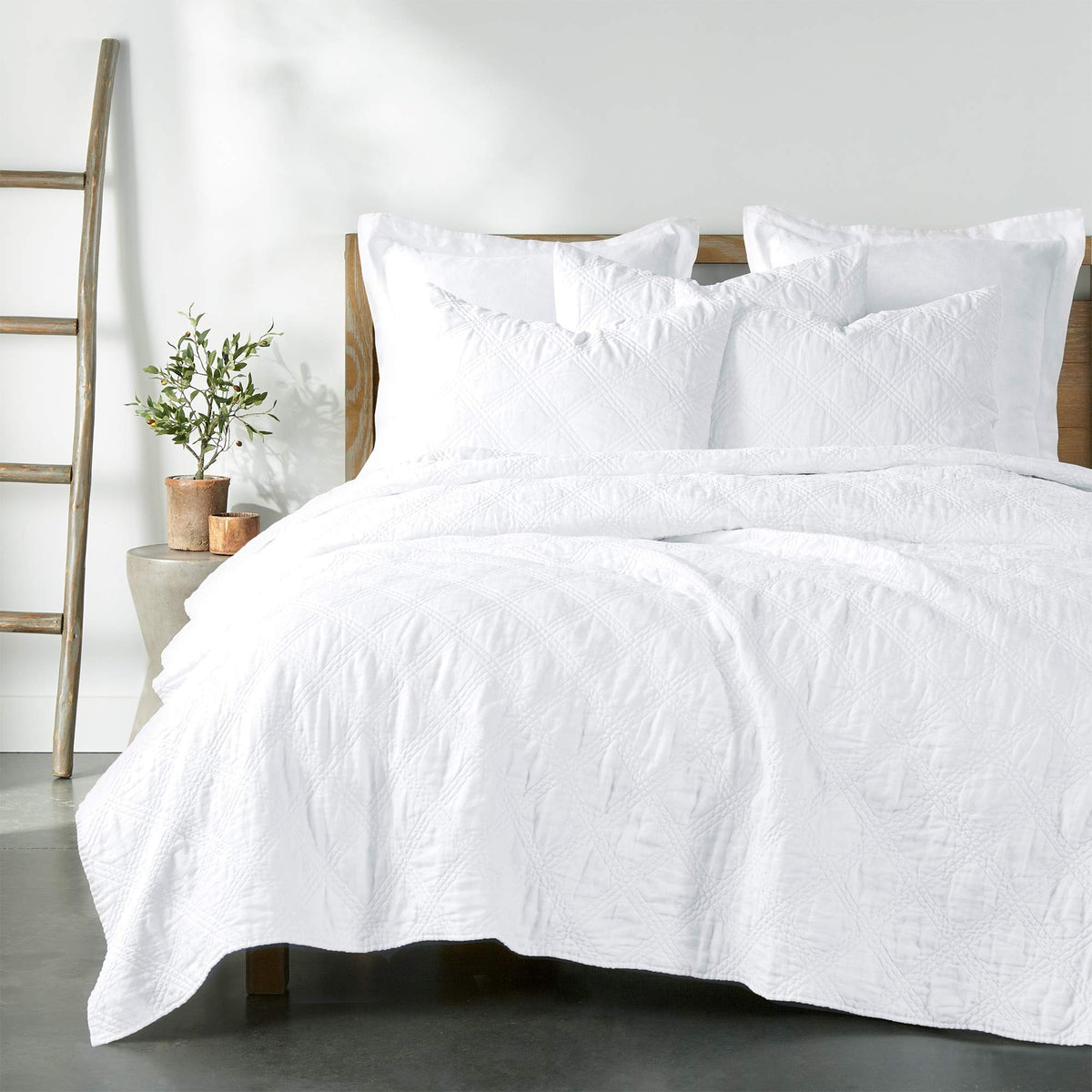 Levtex Home - 100% French Flax Linen Front/100% Cotton Back - Quilted Throw - French Flax Washed Linen - Charcoal - Throw Size (50 x 60in.)