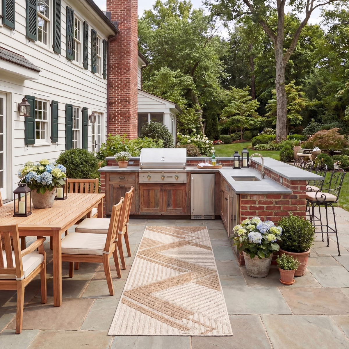 SAFAVIEH Washable Rug Outdoor Global Collection - 8' Round, Beige & Light Beige, Non-Shedding & Easy to Clean, Ideal for Patio, Backyard, Mudroom (GLB220B)