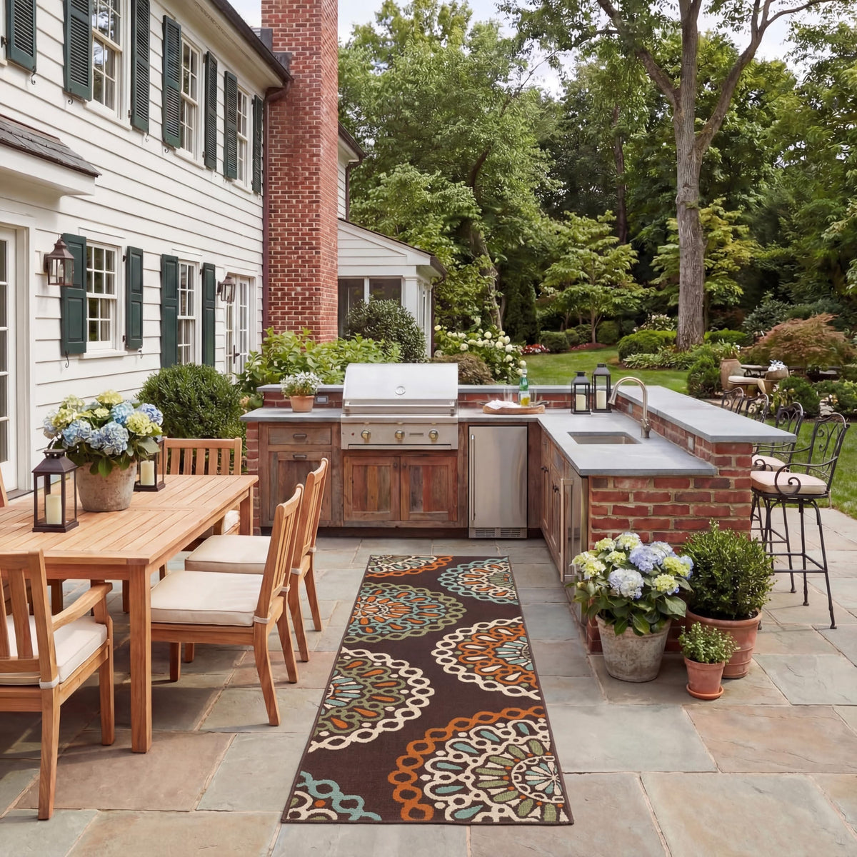 SAFAVIEH Washable Rug Outdoor Veranda Collection - 8' x 11', Cream & Blue, Non-Shedding & Easy to Clean, Ideal for Patio, Backyard, Mudroom (VER092-0615)