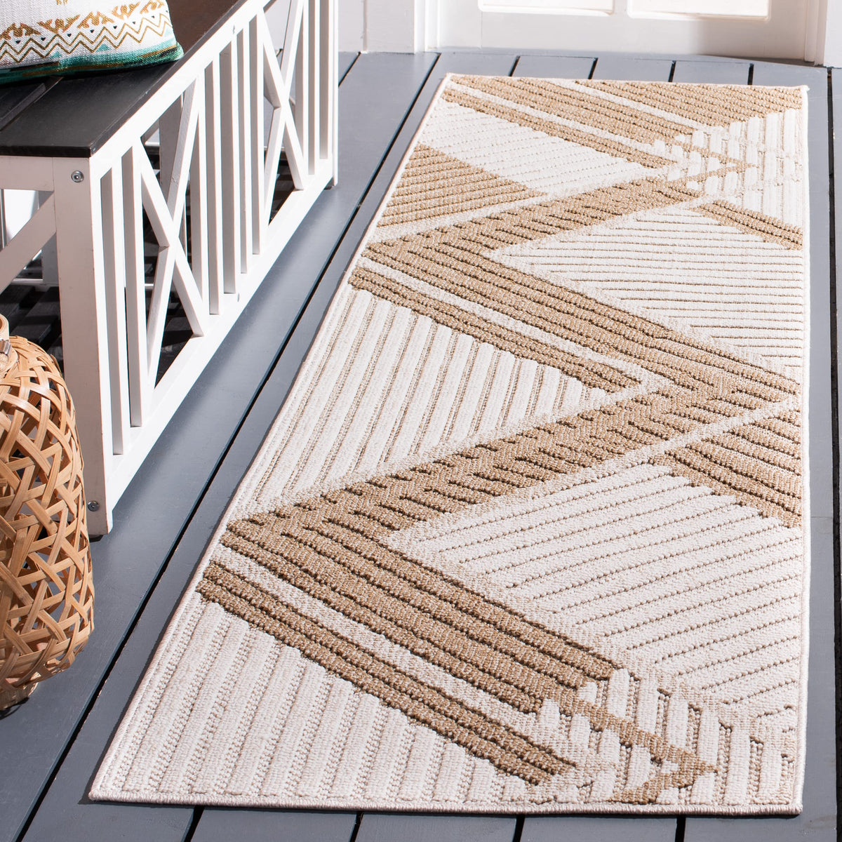 SAFAVIEH Washable Rug Outdoor Global Collection - 8' Round, Beige & Light Beige, Non-Shedding & Easy to Clean, Ideal for Patio, Backyard, Mudroom (GLB220B)