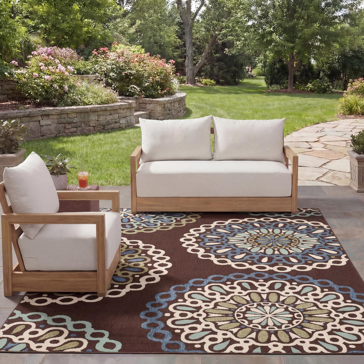 SAFAVIEH Washable Rug Outdoor Veranda Collection - 6'7" Round Cream & Terracotta, Non-Shedding & Easy to Clean, Ideal for Patio, Backyard, Mudroom (VER092-0715)