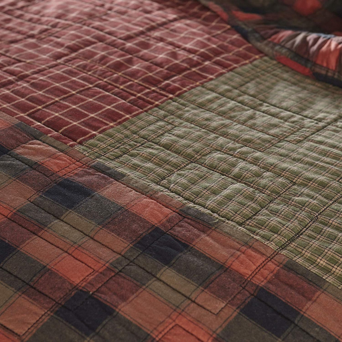 Donna Sharp Cotton Twin Quilt, Woodland Square, 69" x 90"