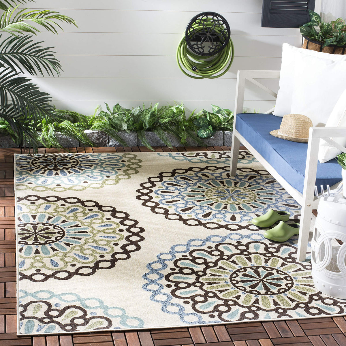 SAFAVIEH Washable Rug Outdoor Veranda Collection - 5'3" x 7'7", Chocolate & Terracotta, Non-Shedding & Easy to Clean, Ideal for Patio, Backyard, Mudroom (VER092-0725)