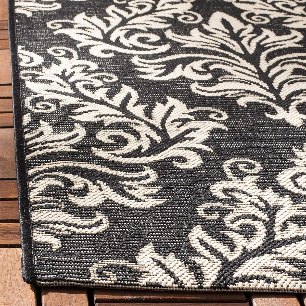 SAFAVIEH Courtyard Collection 5'3" x 7'7" Black/Cream CY6930 Indoor/ Outdoor Waterproof Easy-Cleaning Patio Backyard Mudroom Area-Rug