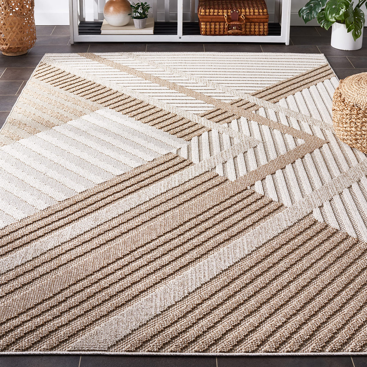 SAFAVIEH Washable Rug Outdoor Global Collection - 8' Round, Beige & Light Beige, Non-Shedding & Easy to Clean, Ideal for Patio, Backyard, Mudroom (GLB220B)