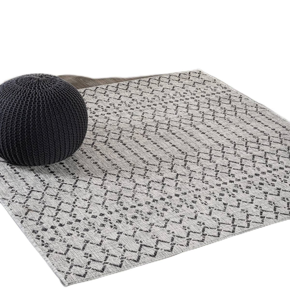 JONATHAN Y Moroccan Geometric Indoor Outdoor Area Rug 8X10 Natural/Black, Ourika Textured Weave for Backyard, Patio, Porch, Easy-Cleaning, High Traffic, Pet-Friendly, Non-Shedding (SMB108D-8)